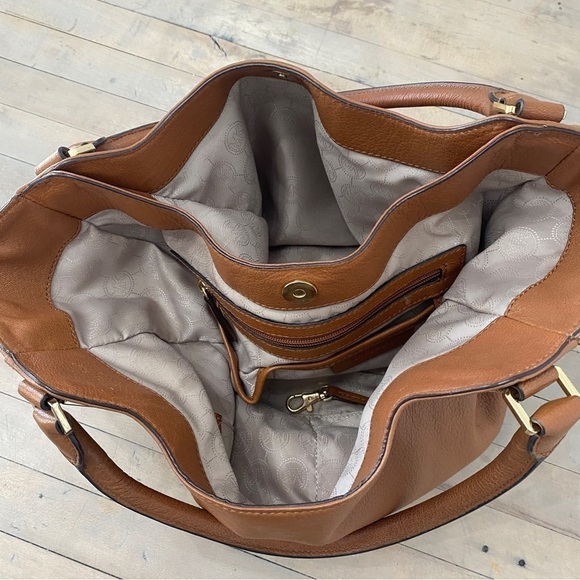 Michael Kors Vanessa Leather Shoulder Bag in Luggage /Tan - Picture 13 of 15